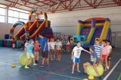 Un centenar de niños se despiden de la Escuela Deportiva de Verano con una gran fiesta Un centenar de niños se despiden de la Escuela Deportiva de Verano con una gran fiesta