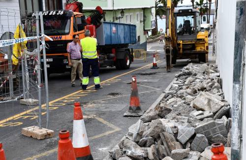 Se reanudan las obras de mejora de la accesibilidad en las calles de Arguineguín