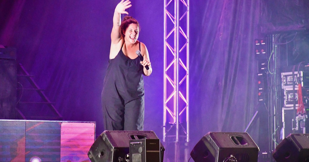 Omayra Cazorla desata la carcajada en  El Carmen de Arguineguín