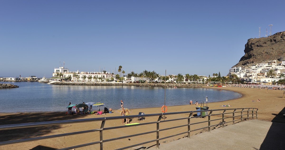 Mogán prohíbe fumar en las playas atendiendo la petición de los epidemiólogos