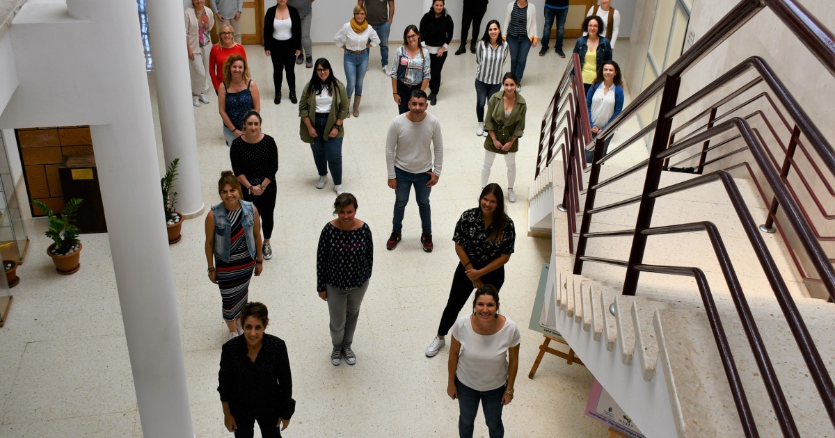La alcaldesa de Mogán reconoce la labor del personal municipal de Servicios Sociales
