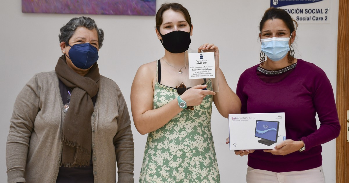 Mogán reconoce a Marina Victoria Zaremba, premio extraordinario de Bachillerato de la provincia de Las Palmas