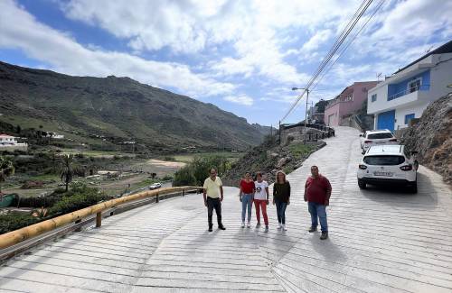 Mogán conecta los Altos  de El Cercado al saneamiento  y mejora su acceso
