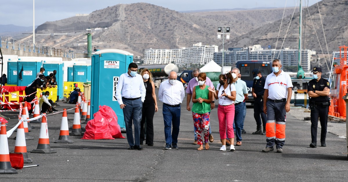 El Cabildo y Mogán piden que el Estado facilite el traslado de los migrantes al continente y mientras los acoja en instalaciones militares