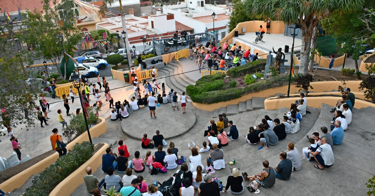El Ayuntamiento de Mogán fomenta el deporte al aire libre con clases gratuitas de zumba y spinning