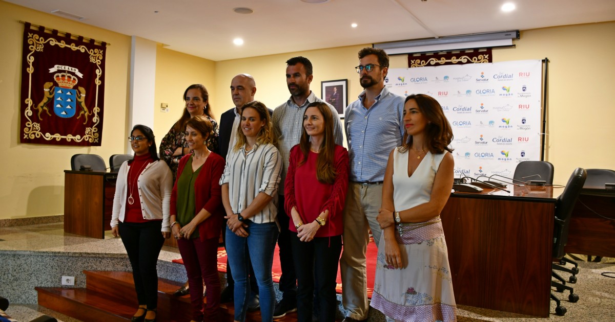 La regatista olímpica Tara Pacheco presenta a sus patrocinadores con el apoyo del Ayuntamiento de Mogán