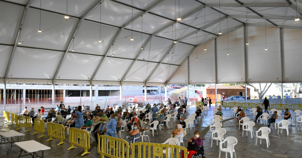 Mogán colabora con el Centro de Salud en el plan de vacunación contra la COVID-19