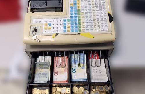 La Policía Local de Mogán detiene a 4 personas por robar la caja registradora de un restaurante en Puerto Rico