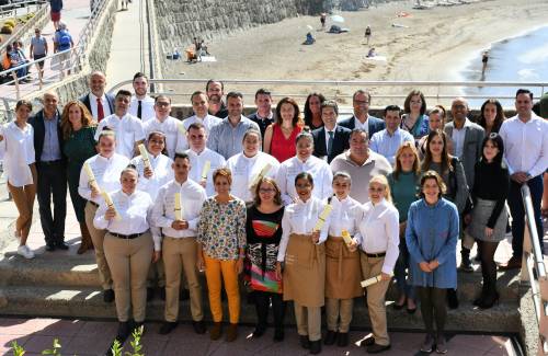 14 jóvenes finalizan el programa de formación en servicios de restaurante del Ayuntamiento de Mogán