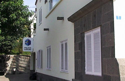 La Policía Local de Mogán detiene un hombre en búsqueda y captura en Arguineguín