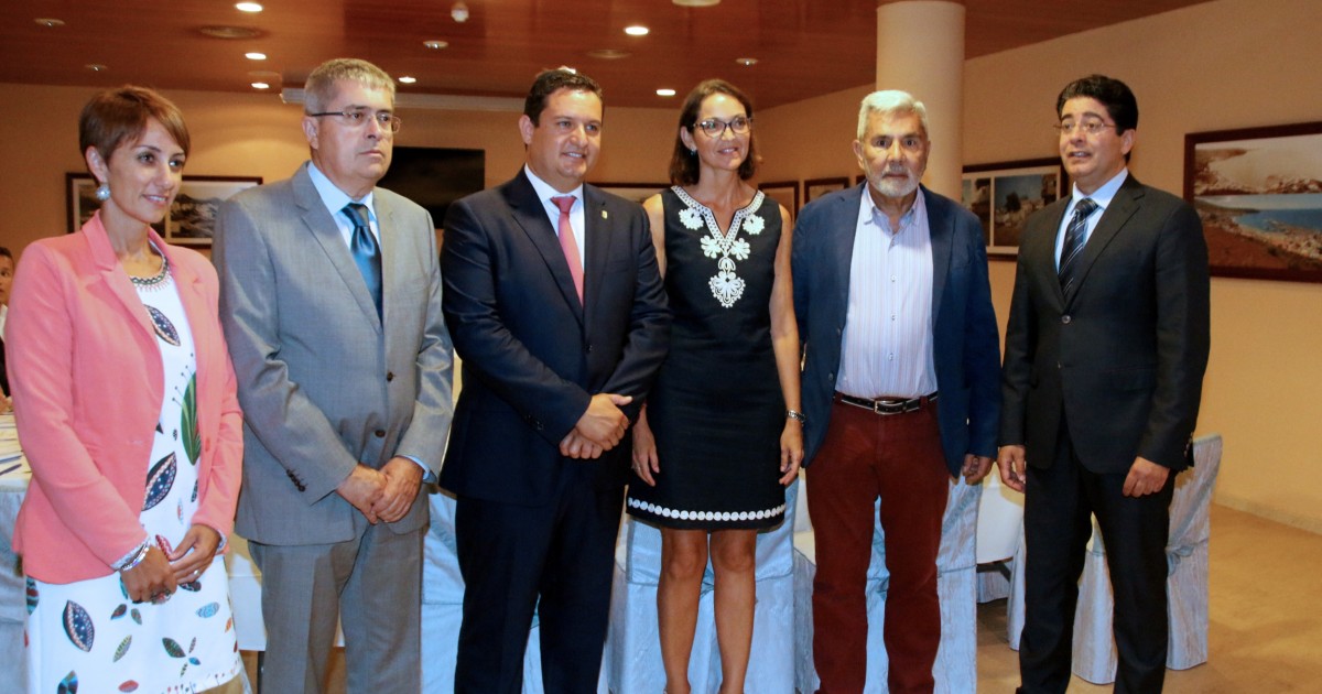 Los municipios turísticos trasladan a la ministra de Turismo las necesidades para no perder competitividad