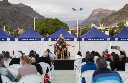 Playa de Mogán vive una tarde carnavalera