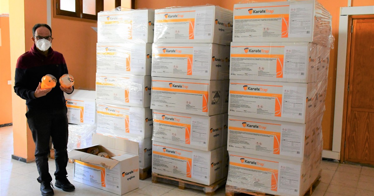 117 agricultores de Mogán reciben  mosqueros subvencionados por el Ayuntamiento