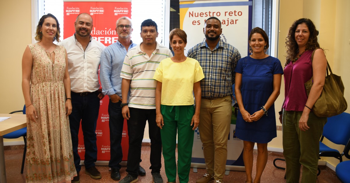 Onalia Bueno recibe a los usuarios de 'Juntos somos capaces' que realizarán prácticas formativas en el Ayuntamiento de Mogán