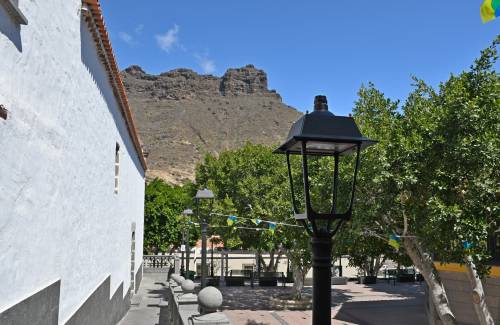 El Ayuntamiento fomenta el ahorro energético con la instalación de alumbrado led en varias calles del pueblo de Mogán