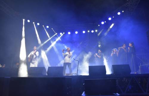 La música inunda la noche del  30 aniversario del Encuentro Veneguera