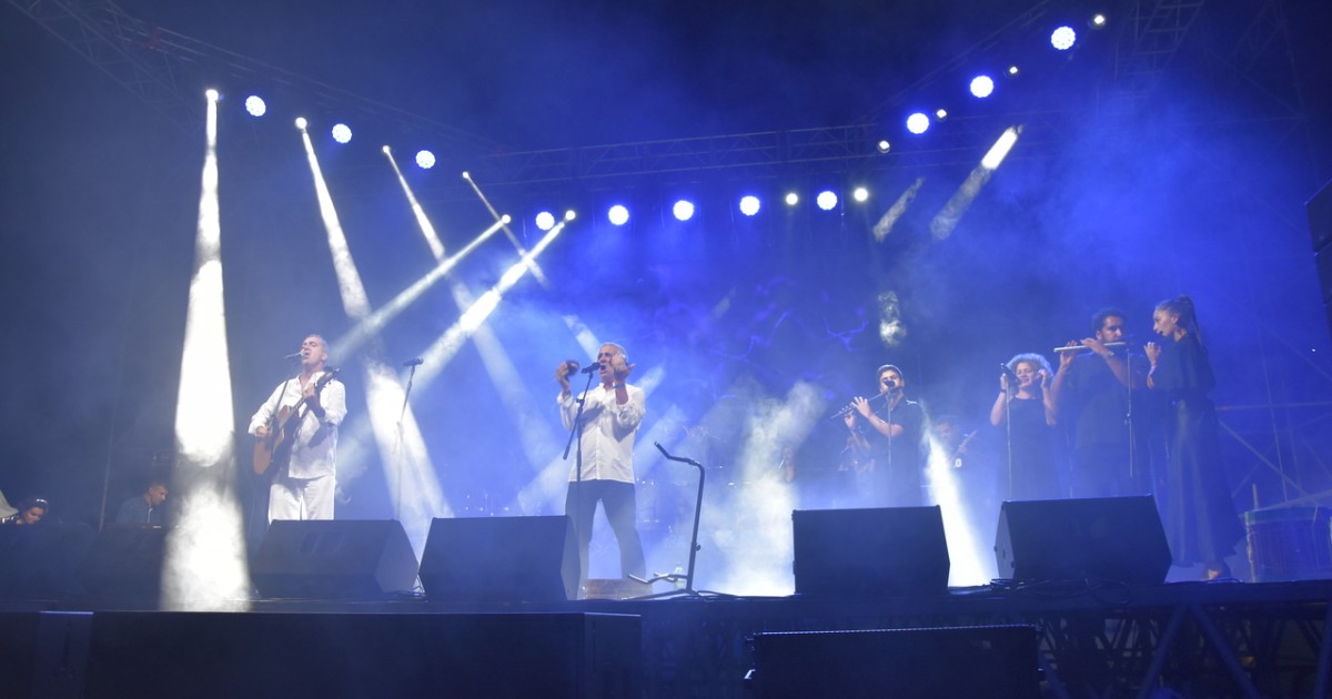 La música inunda la noche del  30 aniversario del Encuentro Veneguera