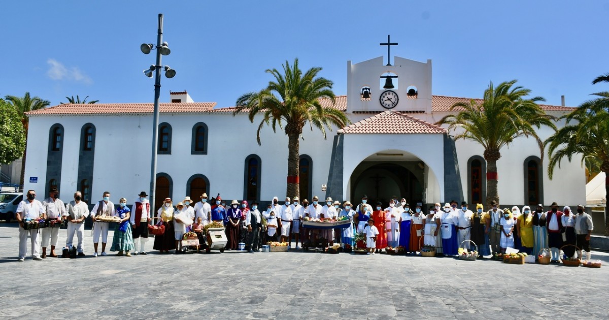 Emotivo acto de ofrendas y plegarias  a la Virgen del Carmen de Arguineguín