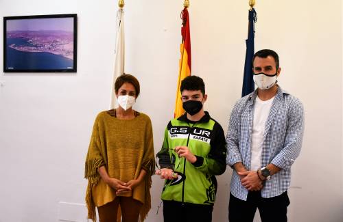 Mogán reconoce a dos jóvenes deportistas ganadores de medallas a nivel nacional