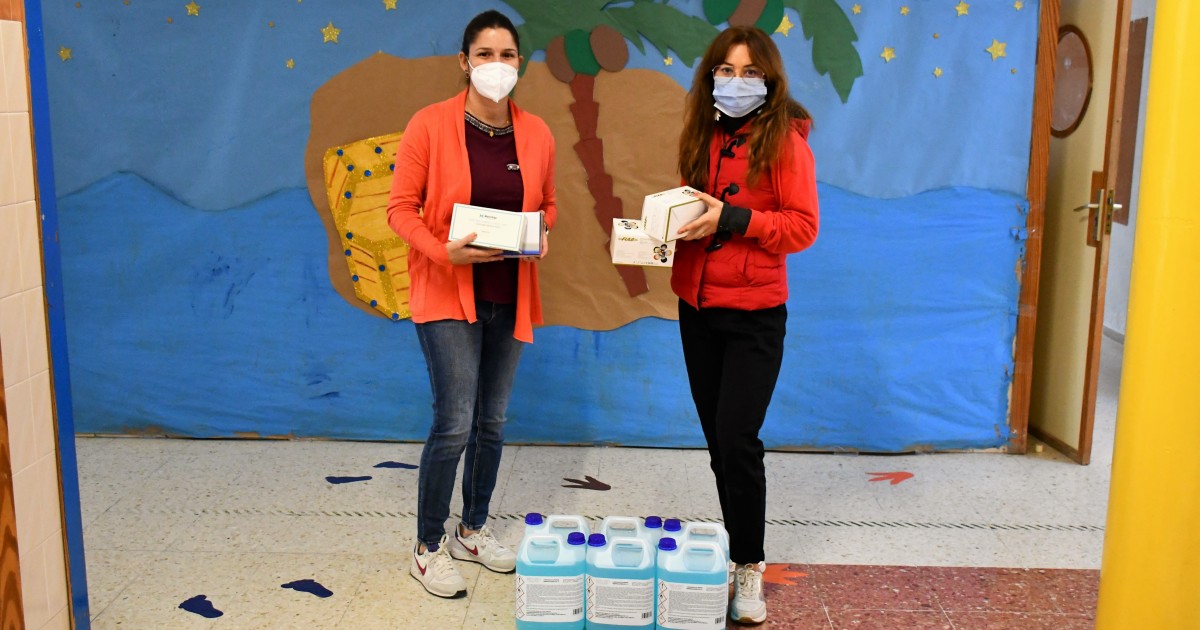 El Ayuntamiento de Mogán dota a los centros educativos de material de protección frente a la COVID-19