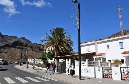 Veneguera al completo cuenta ya con un alumbrado público más eficiente