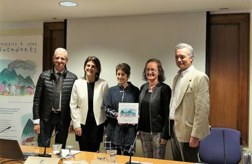 Mogán recibe el reconocimiento como  'Municipio Educador Dinamizador' del Consejo Escolar de Canarias y la FECAM