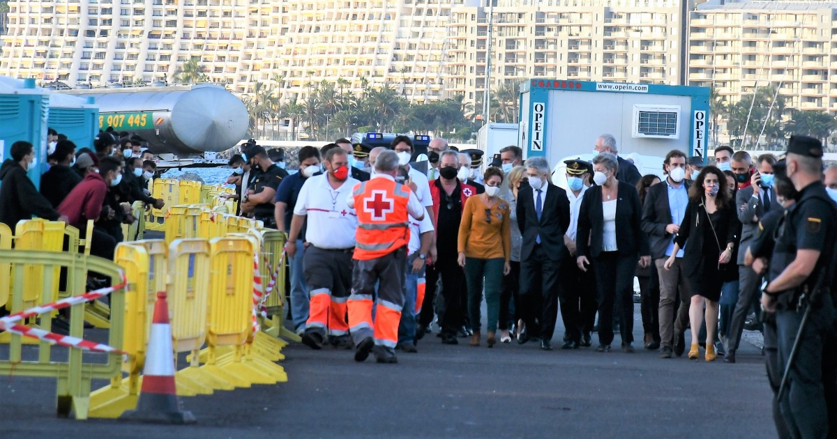 Onalia Bueno sobre Marlaska tras la visita al Muelle de Arguineguín: “Se ha comprometido a desmantelar el campamento en noviembre”