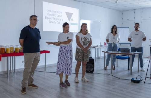 El equipo VioGén mantiene un encuentro informativo con vecinas de Mogán