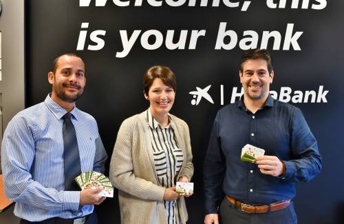 El Ayuntamiento de Mogán se adhiere a dos convenios para facilitar ropa y calzado a familias con menos recursos