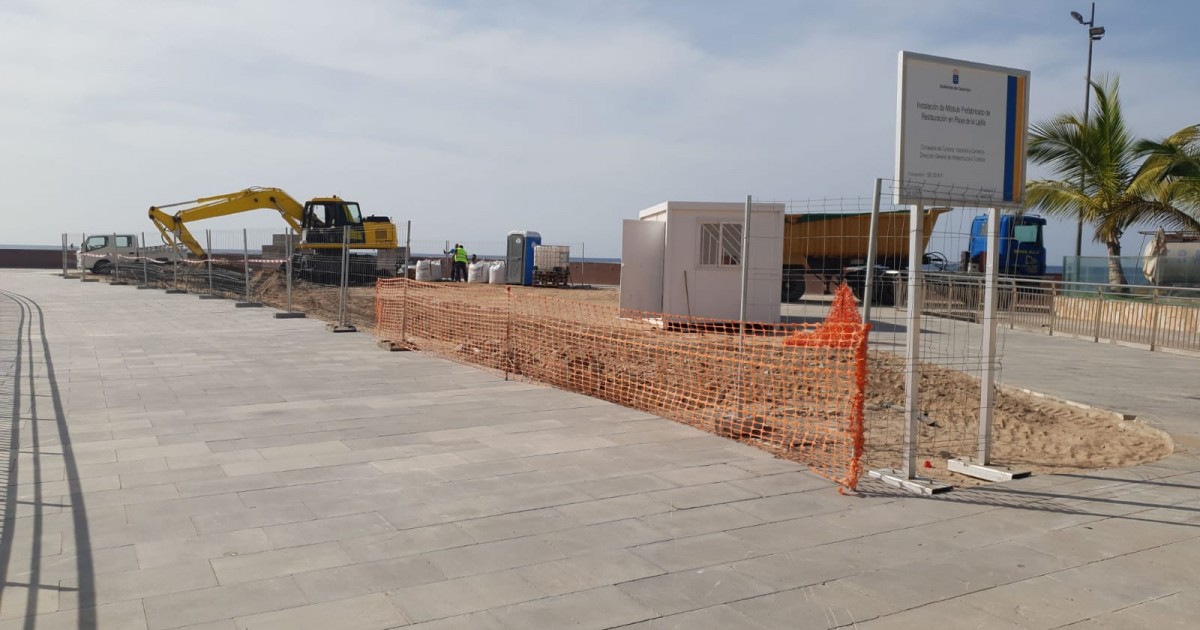En marcha la instalación del módulo de restauración y aseos en la playa de La Lajilla