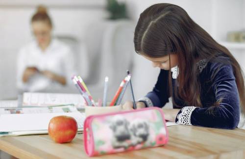 Mogán implementa un programa de apoyo escolar y amplía plazas en actividades educativas con financiación insular