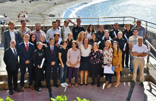 15 desempleados finalizan su formación como camareros profesionales con el apoyo del Ayuntamiento de Mogán