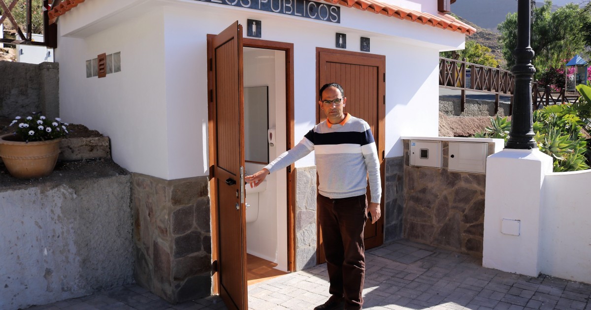 Veneguera estrena baños públicos