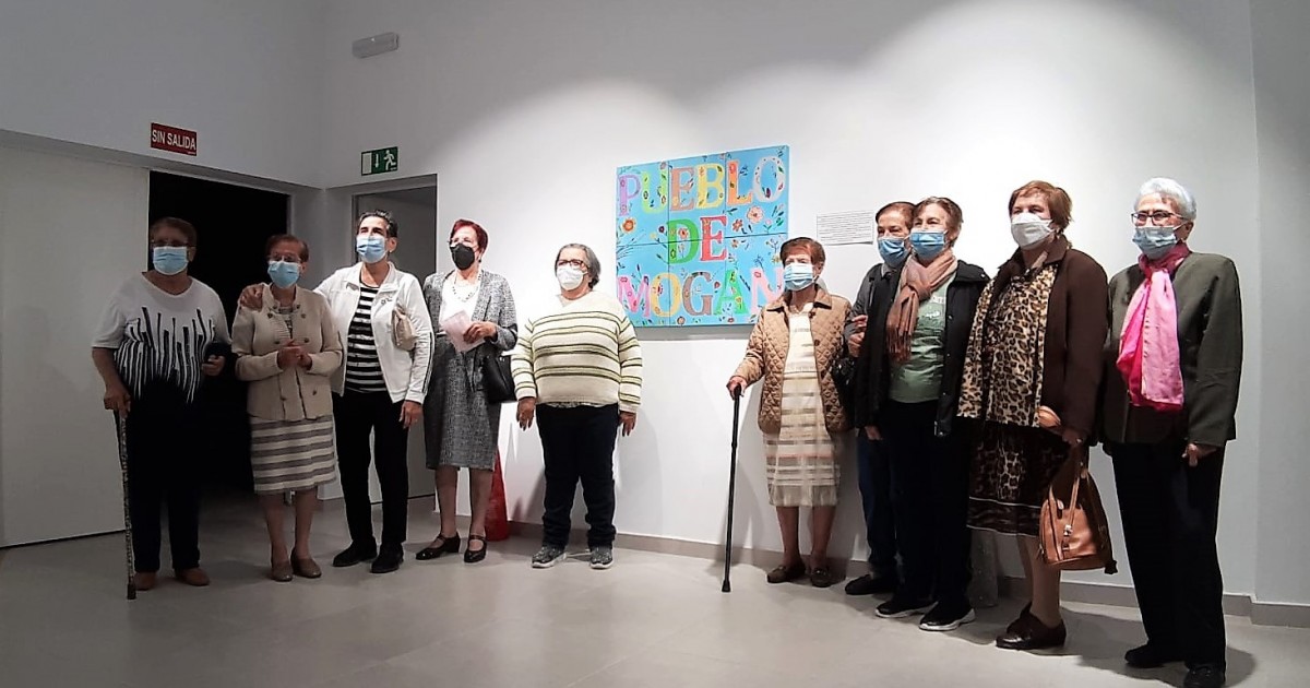 Mayores del casco de Mogán exponen sus pinturas en el Centro Cultural El Mocán