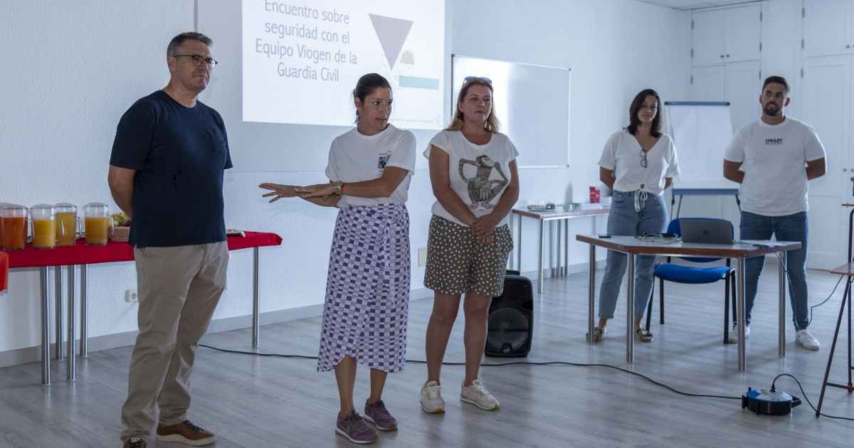 El equipo VioGén mantiene un encuentro informativo con vecinas de Mogán