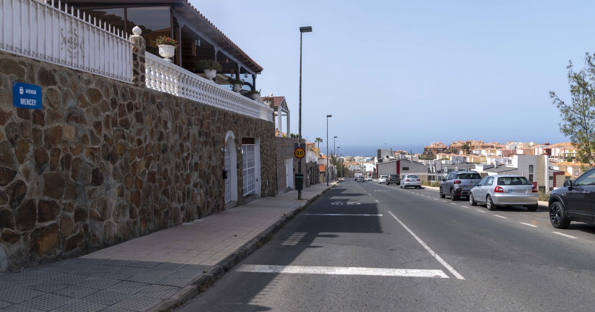 El Ayuntamiento instalará alumbrado público fotovoltaico en Los Caideros y Loma 2