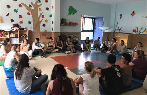 La iniciativa de formación 'Escuela en familia' se consolida en Mogán con 46 familias comprometidas