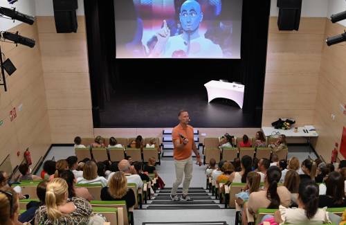 Pedro García Aguado expone el reto  de educar hoy en las II Jornadas de Educación de Mogán