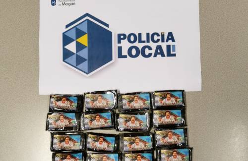 La Policía Local de Mogán detiene a cuatro personas en posesión  de 1 kilo de hachís