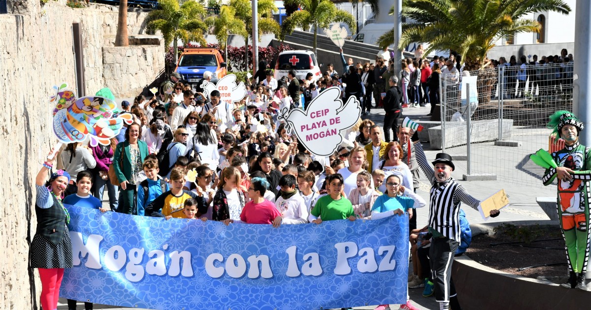 Más de 800 niños y niñas de Mogán marcharon en conmemoración por el Día de la Paz
