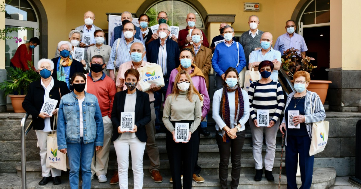 Mogán rescata la memoria de sus últimos 40 años en un libro y documental