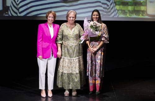 Mogán reconoce a Josefa Saavedra, empresaria en activo más longeva del municipio