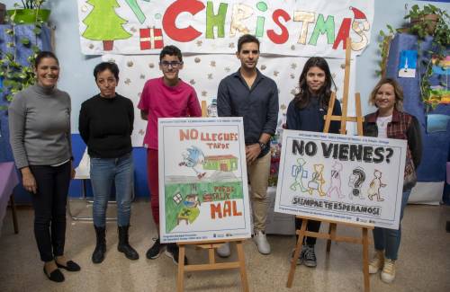 La campaña de prevención del absentismo escolar de Mogán estrena cartelería