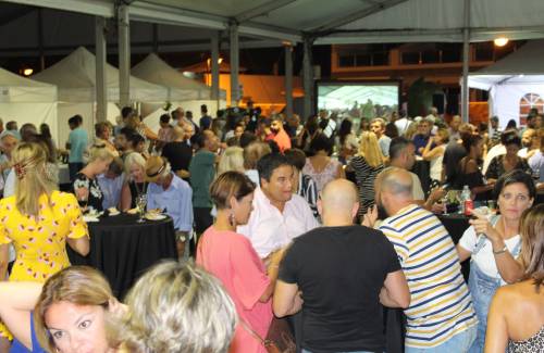 La Noche de Vinos y Tapas de Playa de Mogán, gran antesala de la IV Feria del Mango y del Aguacate de Verano