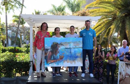 Gema Sánchez, ganadora del IX Certamen de Pintura Rápida de Playa Mogán