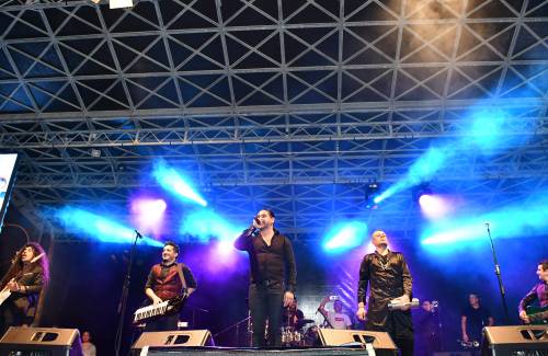 7.000 personas bailan al ritmo de Ráfaga en Arguienguín