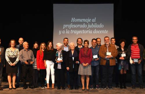 Mogán reconoce la labor de nueve docentes del municipio