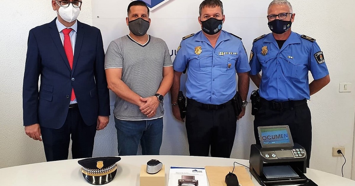 La Policía Local de Mogán incorpora dos equipos para detectar documentos falsos