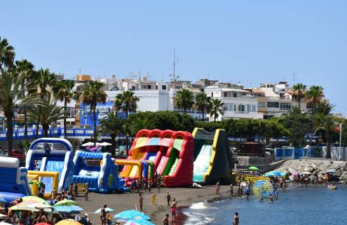 La playa de Las Marañuelas, parque acuático por un día