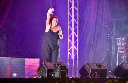 Omayra Cazorla desata la carcajada en  El Carmen de Arguineguín